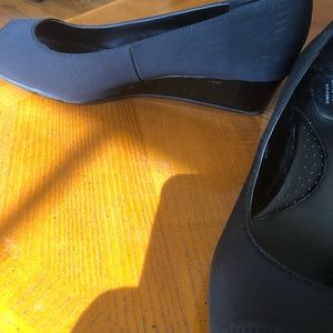 Bandolino B-Flexible Wedge Pumps